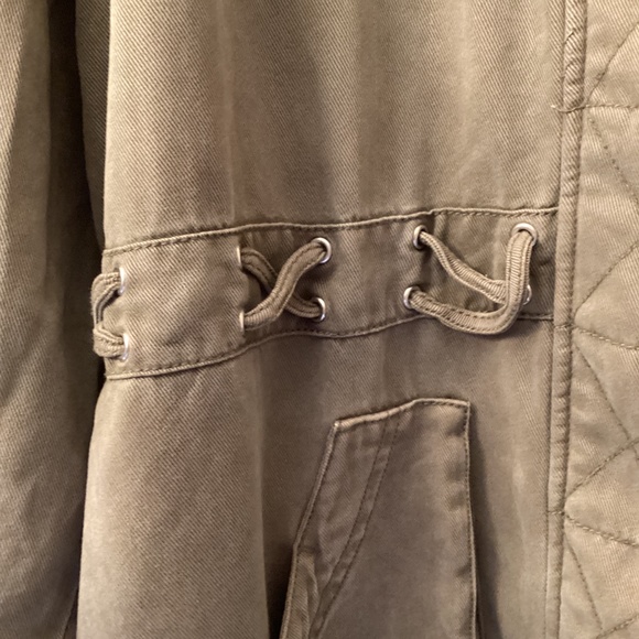 Women’s Guess Jacket Size M - Picture 2 of 8